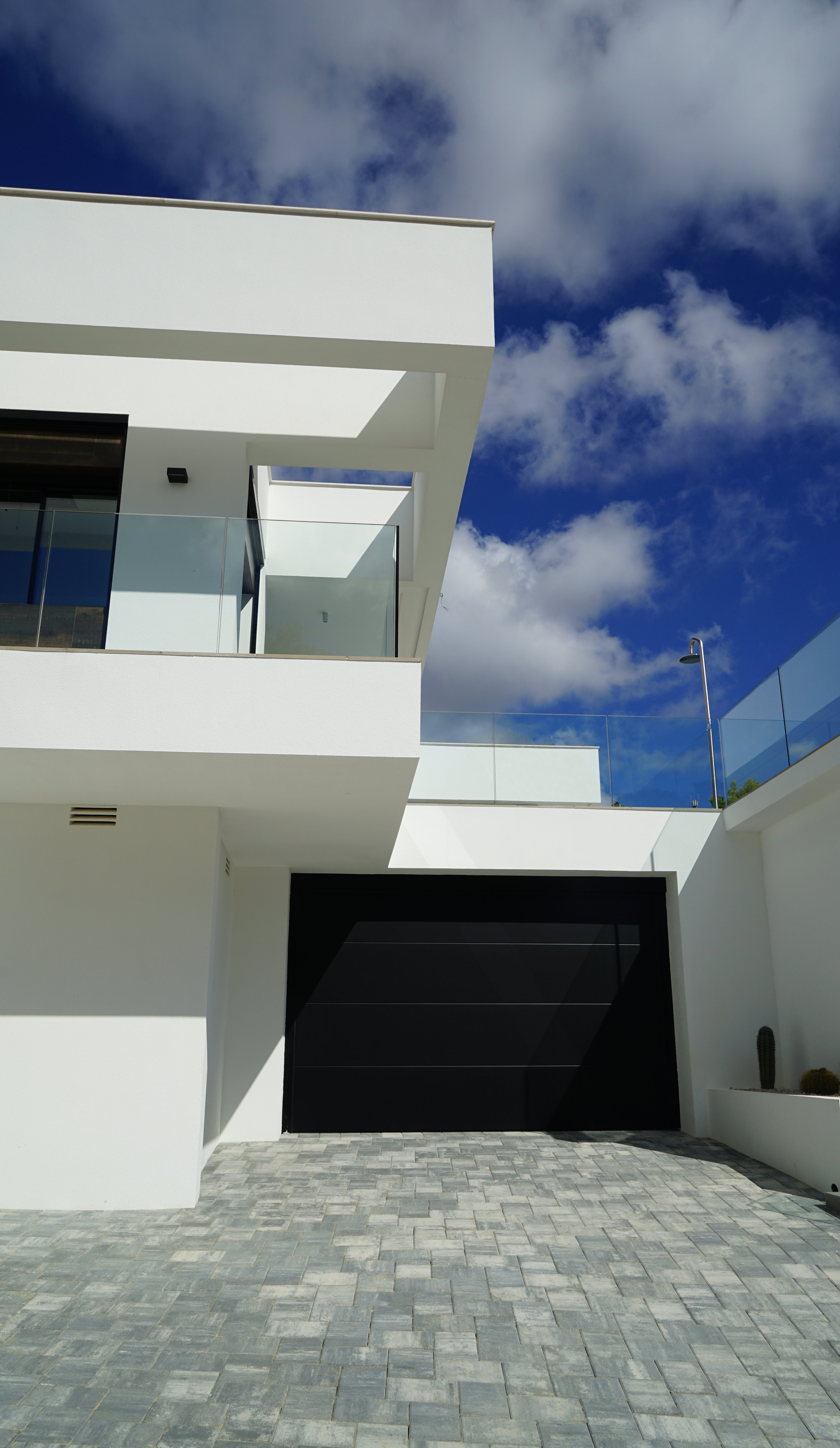 Villas with garage and easy access