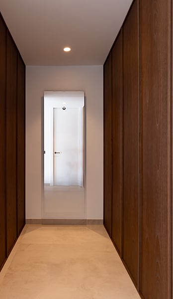 Walk-in wardrobe master bedroom