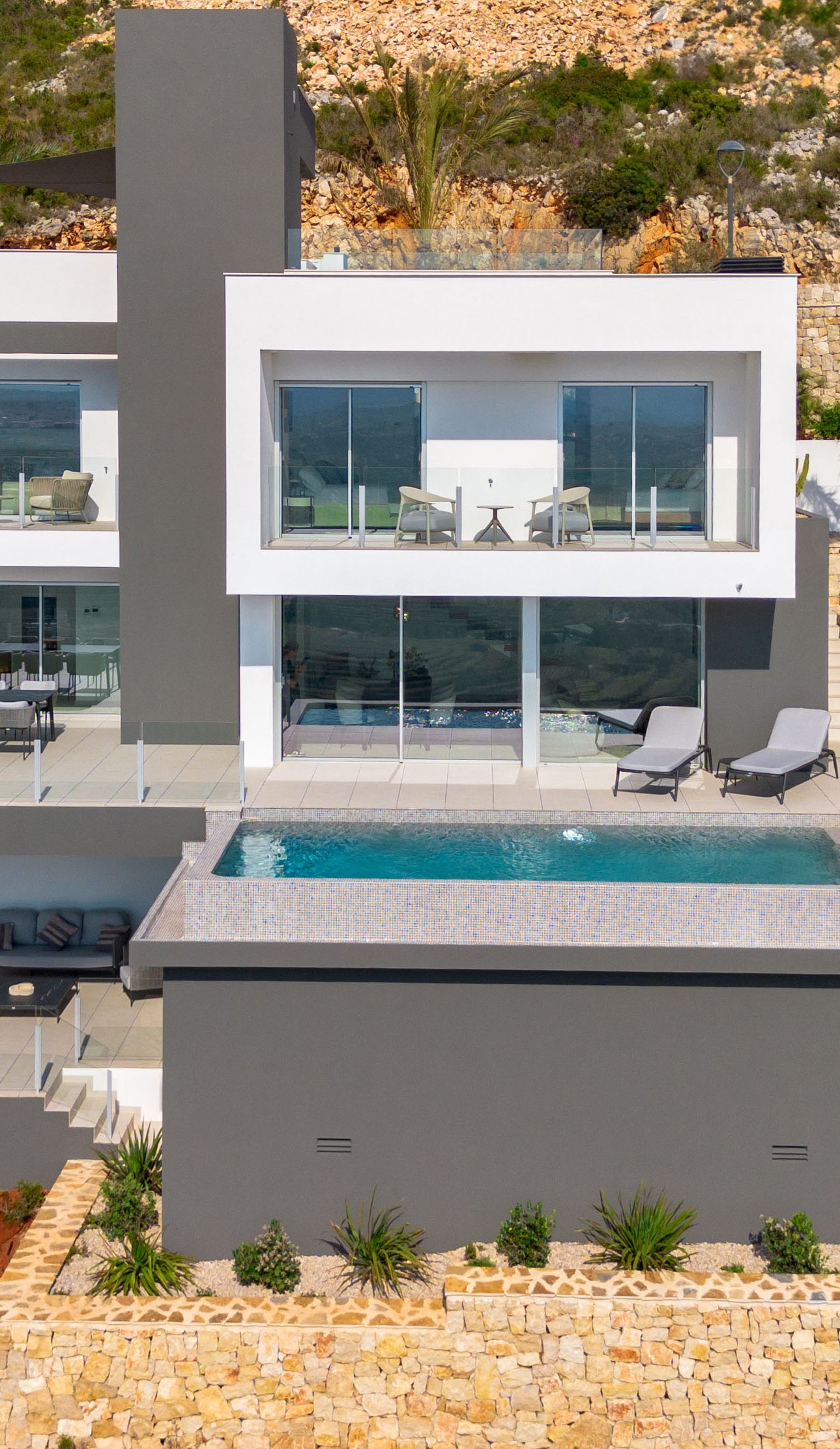 Villa with beautiful architecture in Cumbre del Sol