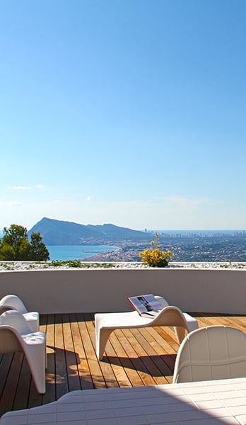 Terrace designed to enjoy the sea