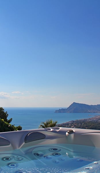 Spectacular terraces to enjoy the Mediterranean climate with sea views.