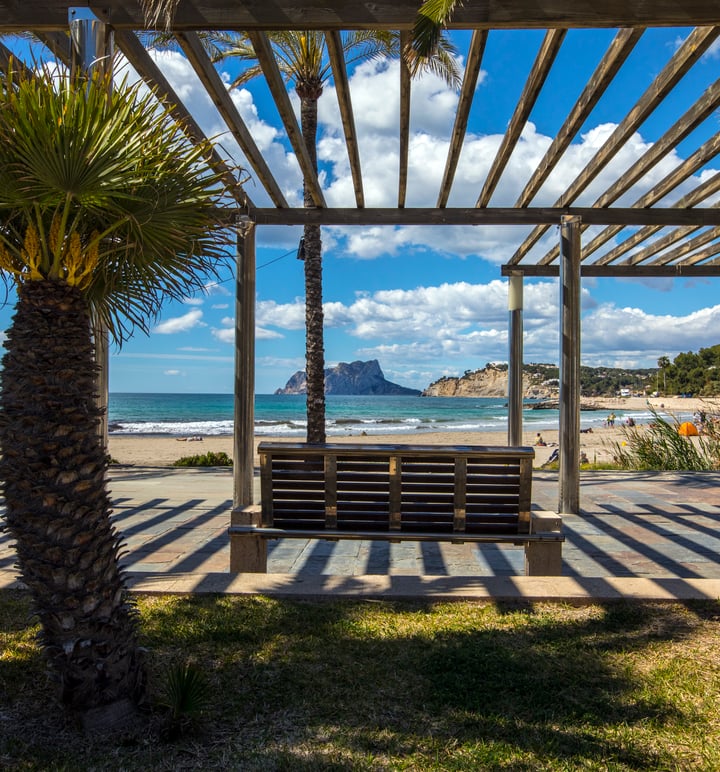 Teulada-Moraira in Alicante, offers an exceptional quality of life with its perfect combination of nature, beaches, gastronomy and luxury services.